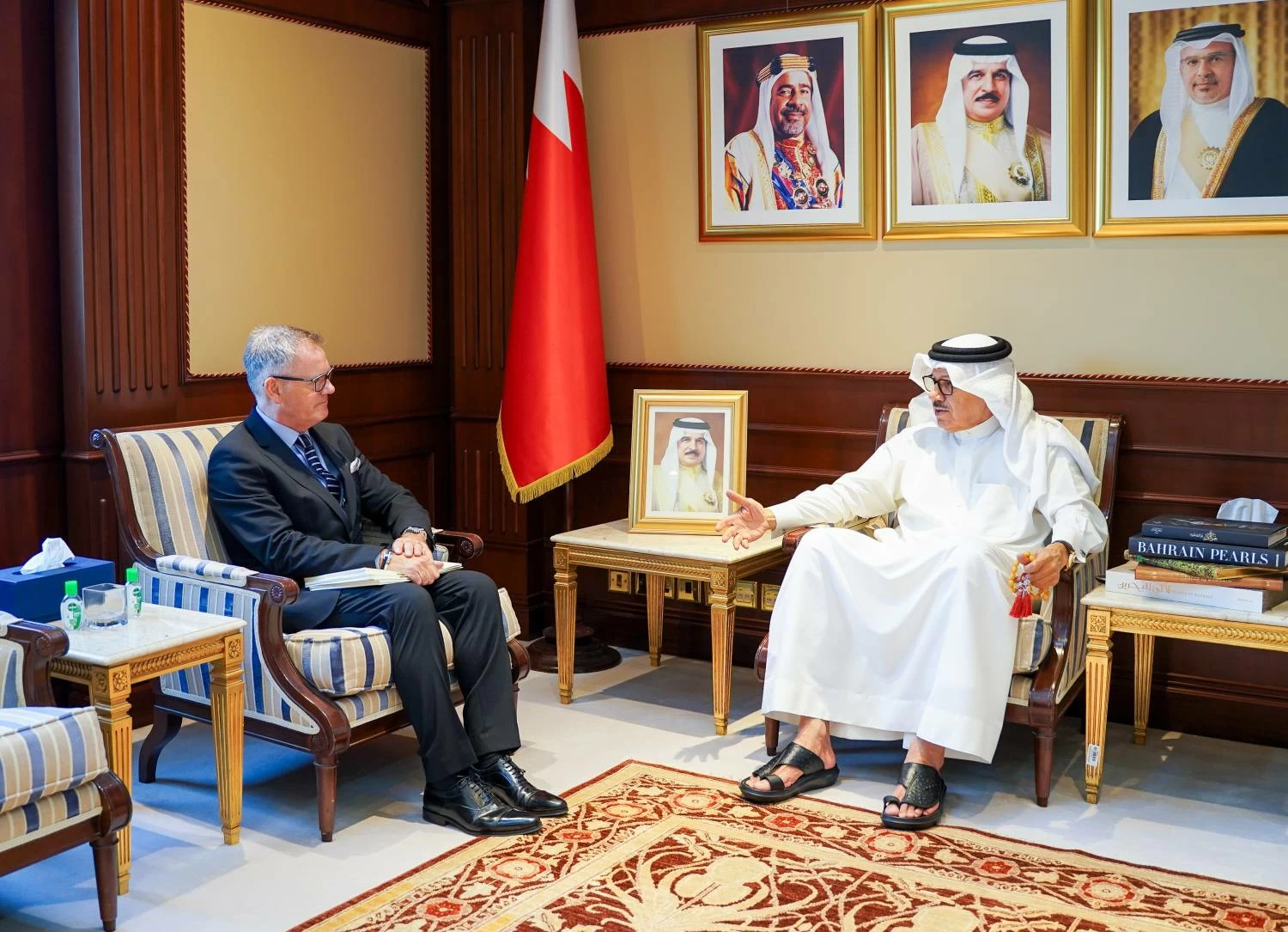 البحرين – وزير الخارجية يستقبل المدير التنفيذي للمعهد الدولي للدراسات الاستراتيجية في الشرق الأوسط