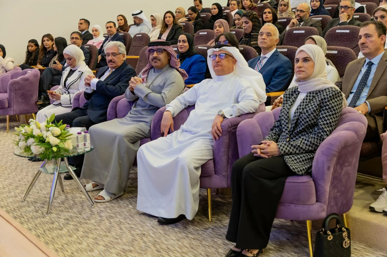 البحرين – وزير التعليم يفتتح المؤتمر الدولي الرابع للمرأة والمجتمع بالجامعة الملكية للبنات البحرين – وزير التعليم يفتتح المؤتمر الدولي الرابع للمرأة والمجتمع بالجامعة الملكية للبنات