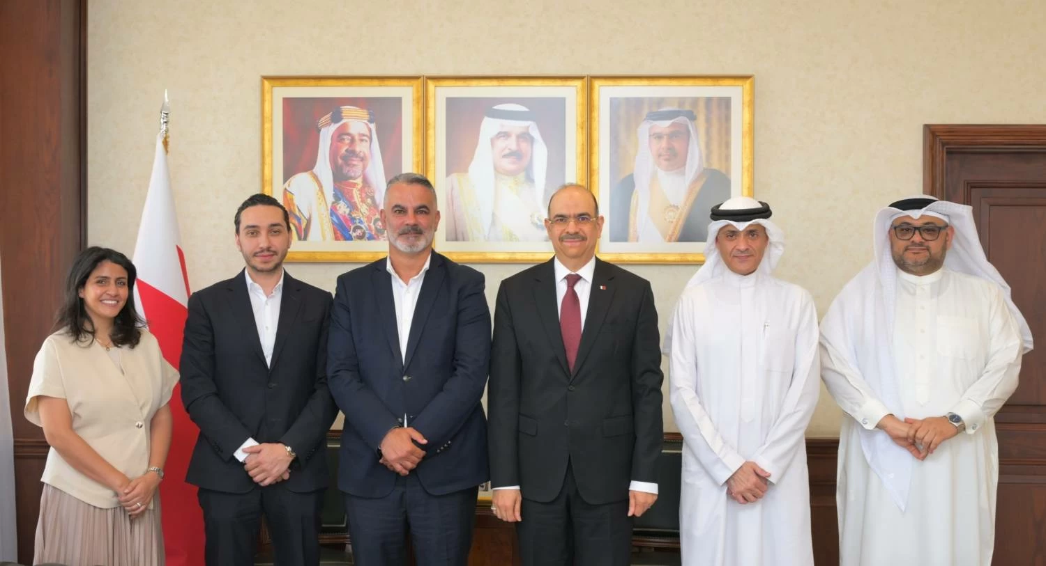 البحرين – الوزير يوسف خلف يستقبل المدير الإقليمي لمجموعة ماجد الفطيم