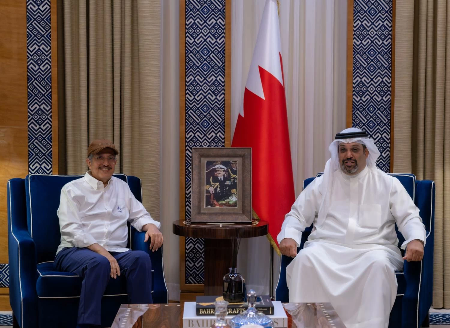 البحرين – وزير المالية يجتمع مع رئيس مجلس إدارة شركة أكوا باور