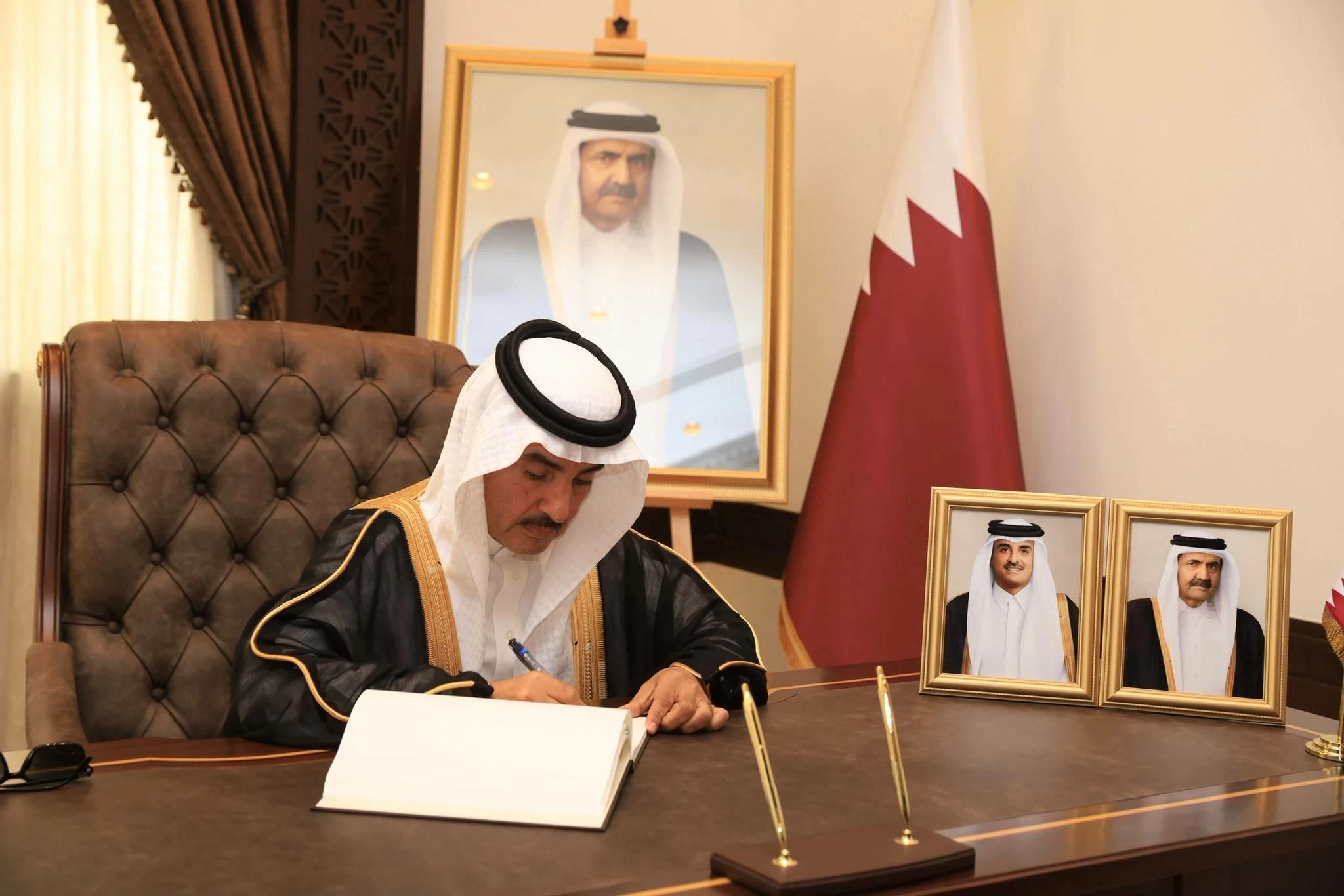 البحرين – رئيس جامعة الخليج العربي يقدم التعازي في وفاة الأمير الوالد الشيخ حمد بن خليفة آل ثاني البحرين – رئيس جامعة الخليج العربي يقدم التعازي في وفاة الأمير الوالد الشيخ حمد بن خليفة آل ثاني