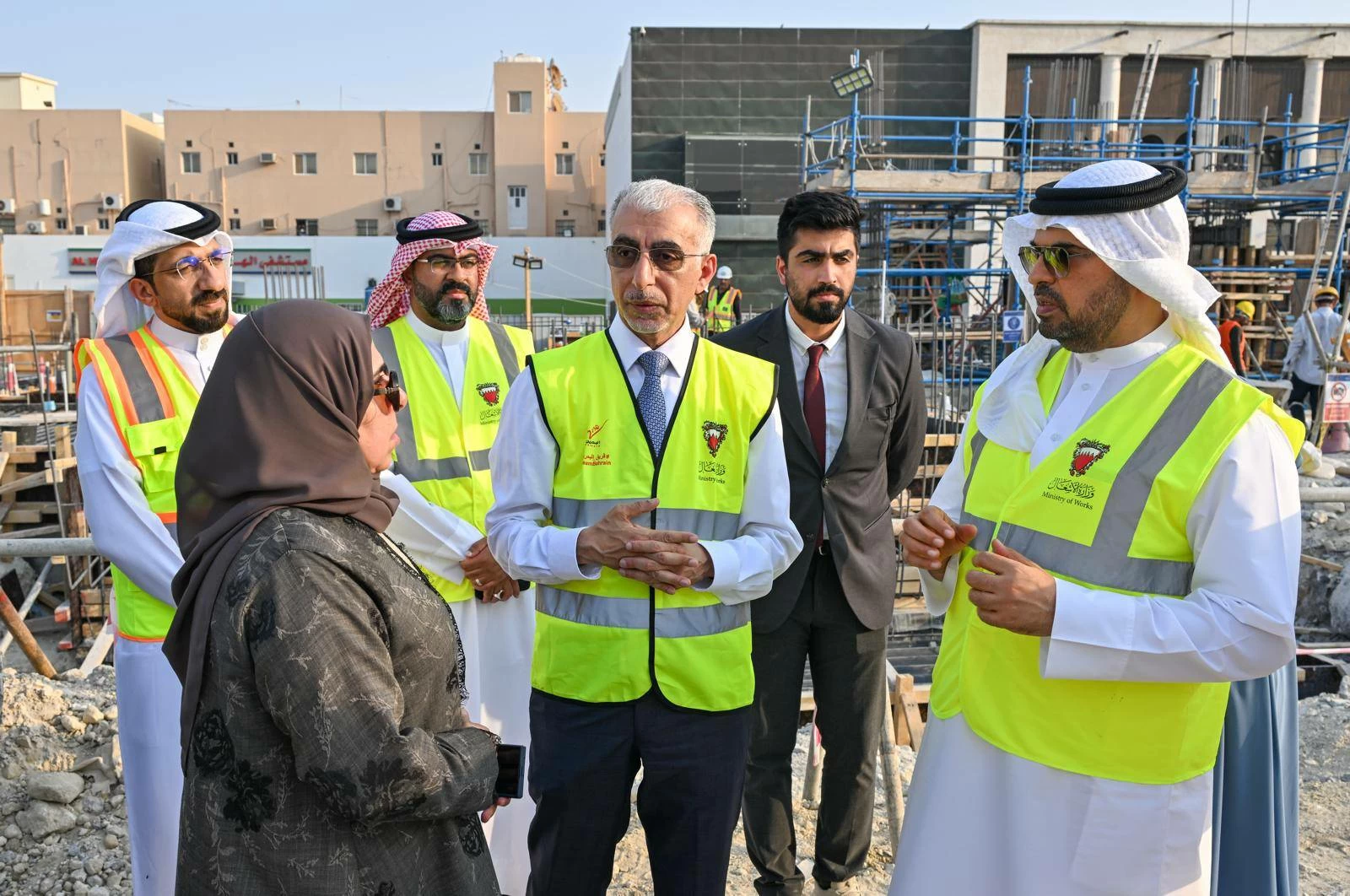 البحرين – وزير الأشغال يتفقد مشاريع تطوير مدينة المحرق ويؤكد استمرار تنفيذها وفق أعلى معايير الجودة