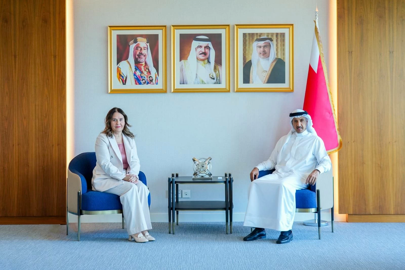 البحرين – وزير المواصلات والاتصالات يستقبل سفير صربيا لدى البحرين