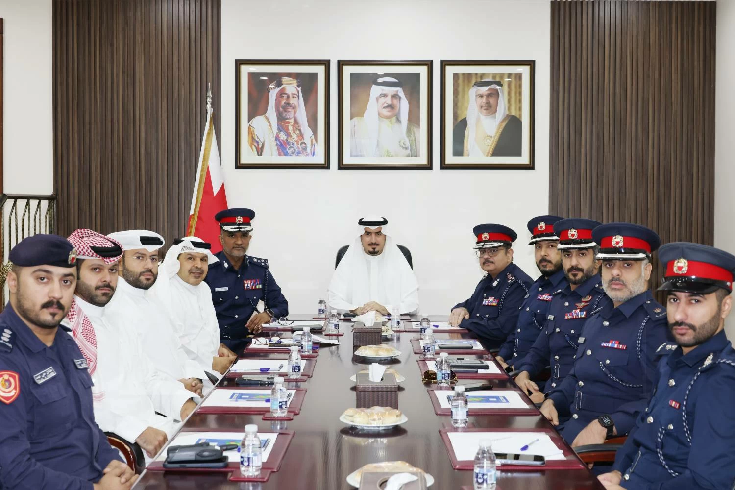 البحرين – محافظ العاصمة يترأس اجتماع اللجنة الأمنية بمحافظة العاصمة البحرين – محافظ العاصمة يترأس اجتماع اللجنة الأمنية بمحافظة العاصمة