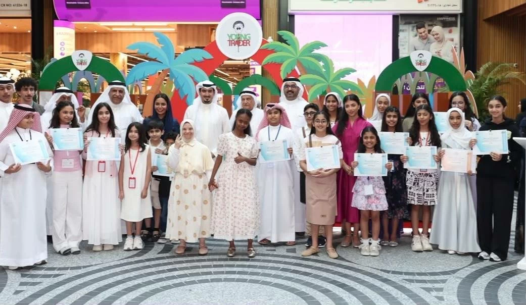 البحرين – محافظ العاصمة يفتتح معرض “التاجر الصغير” ويؤكد أهمية تنمية الفكر الريادي لدى الشباب