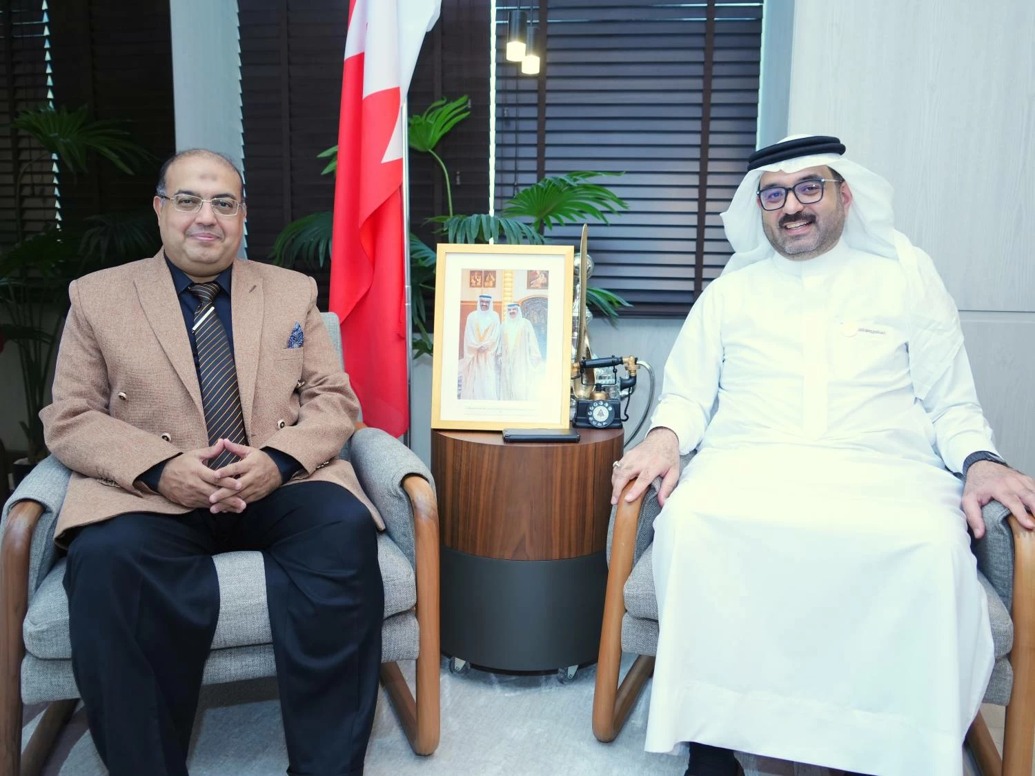 البحرين – السلوم لـ”الوطن”: البحرين تمتلك مؤسسات قوية وسياسات اقتصادية قادرة على التعامل مع تحديات اعتداءات إيران البحرين – السلوم لـ”الوطن”: البحرين تمتلك مؤسسات قوية وسياسات اقتصادية قادرة على التعامل مع تحديات اعتداءات إيران